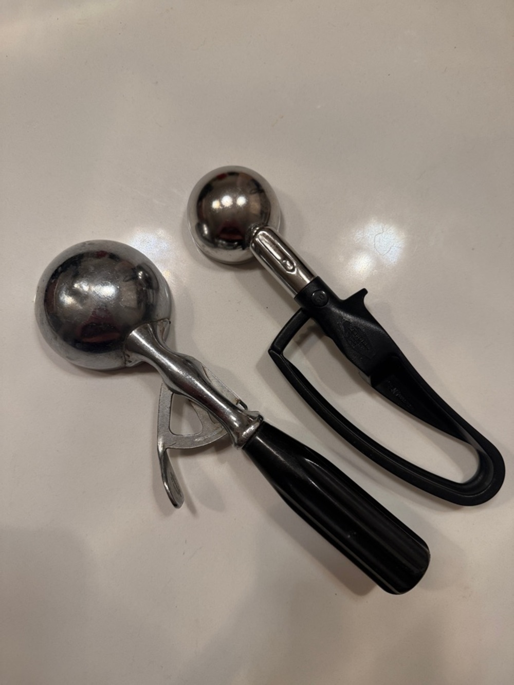 2 Vintage Ice Cream Scoops - Stainless Steel & Black Handle - Picture 2 of 2